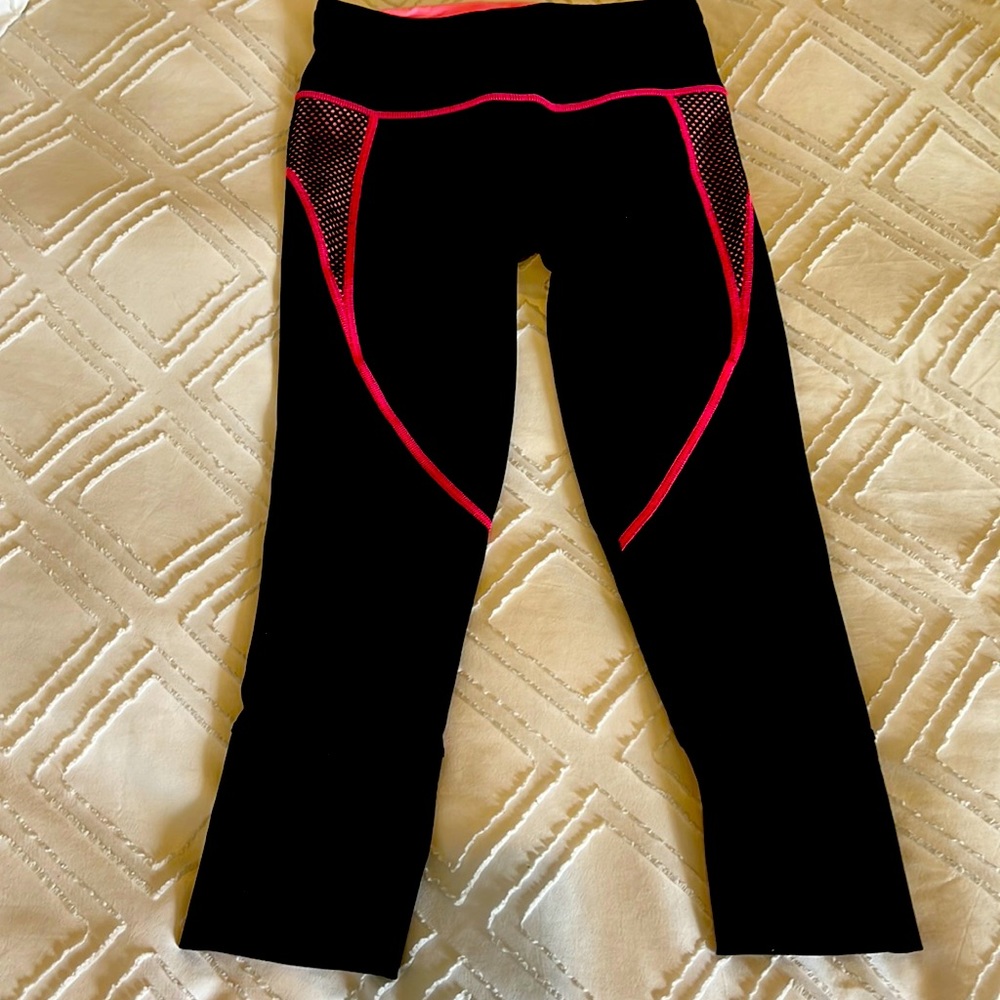 Victoria’s Secret Sport Capri Leggings XS GUC
